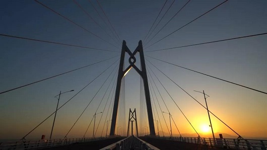 日前世界好長(cháng)的跨海鋼結構大橋正式通車(chē)