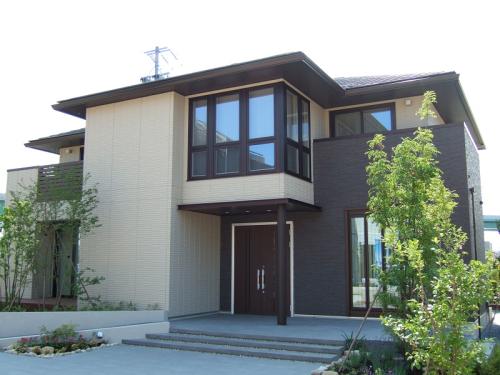 輕鋼結構房屋適合農村建房嗎，過(guò)來(lái)人：我看行