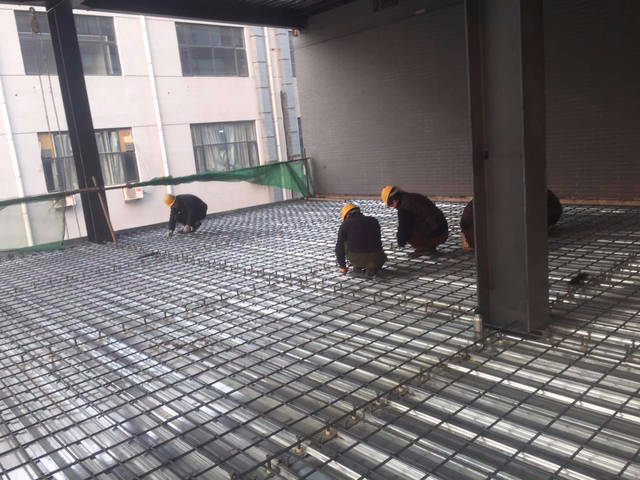 晉中鋼結構廠(chǎng)家:鋼筋桁架樓承板TD2-90安裝注意事項