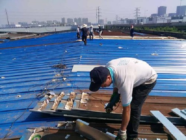 鋼結構廠(chǎng)房漏水原因及解決方案（一）